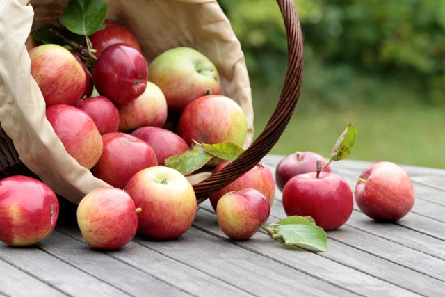 Ovo su razlozi zbog kojih treba da jedete jabuke